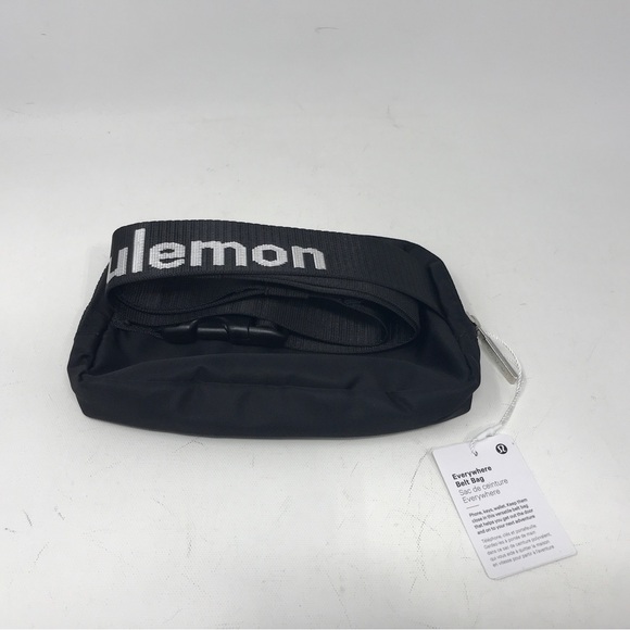 Lululemon Everywhere Belt Bag, Size 1L - Black/White/Silver - Picture 3 of 12